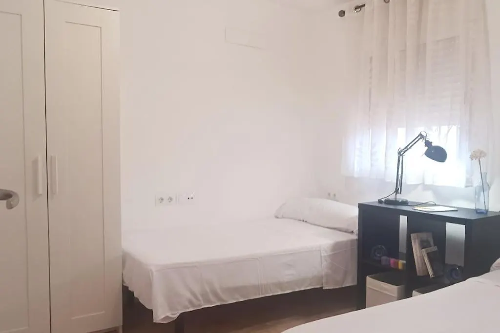 Casa Familiar Patio Y 2 Banos Con Aire Acondicionado Lejlighed Málaga